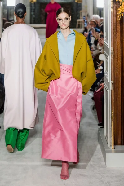 Look 11